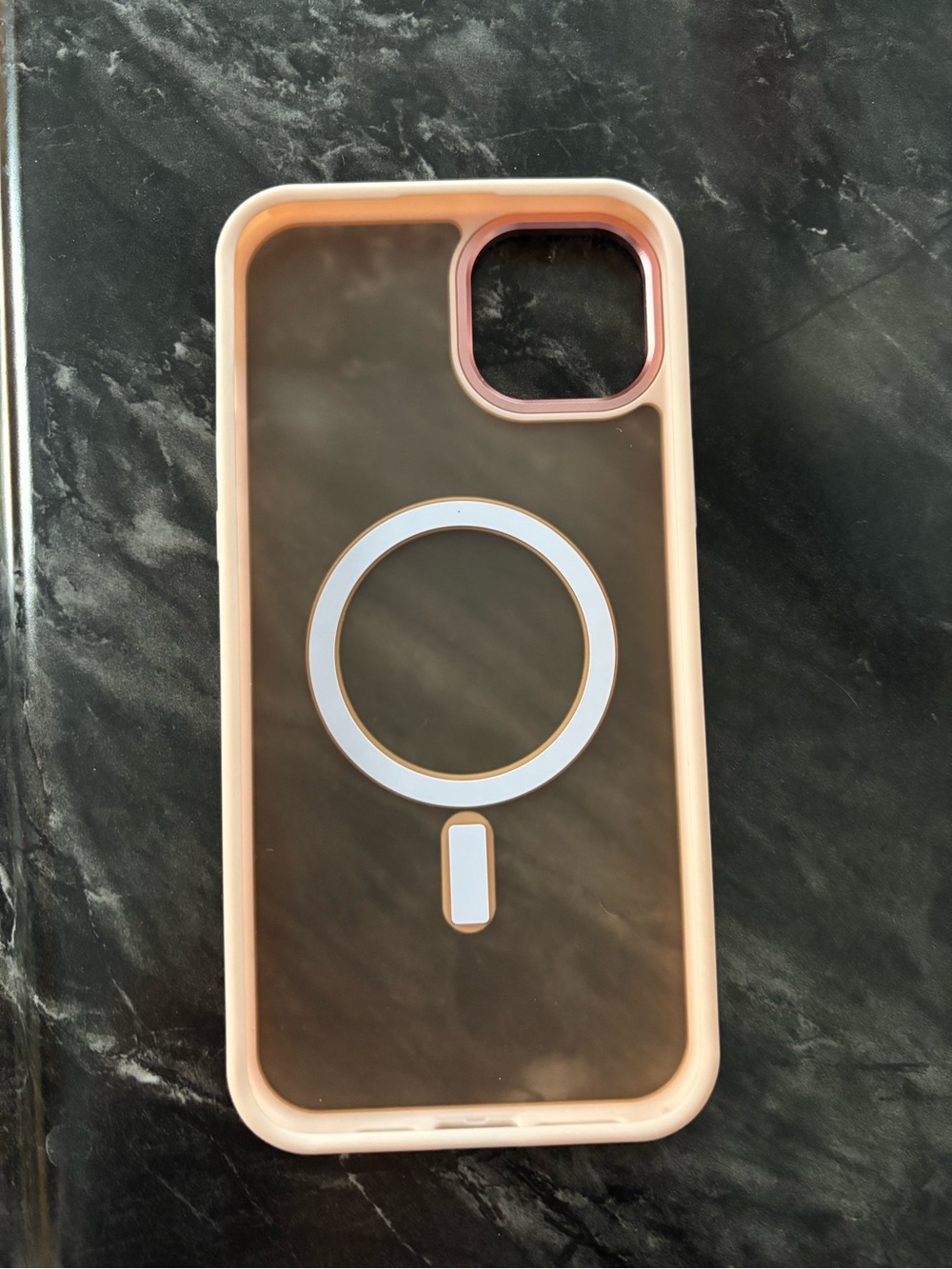 iPhone 15 plus / 14 plus peachy pink with MagSafe